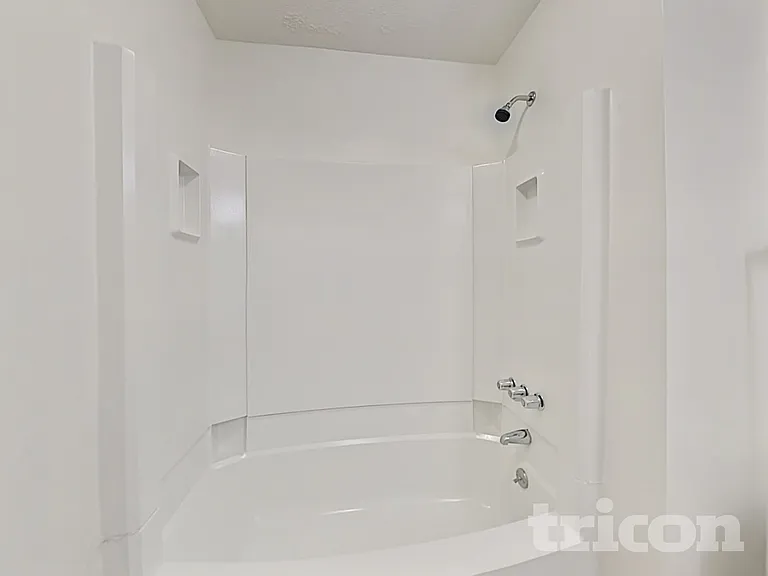 605 Colorado Ct — Photo 43