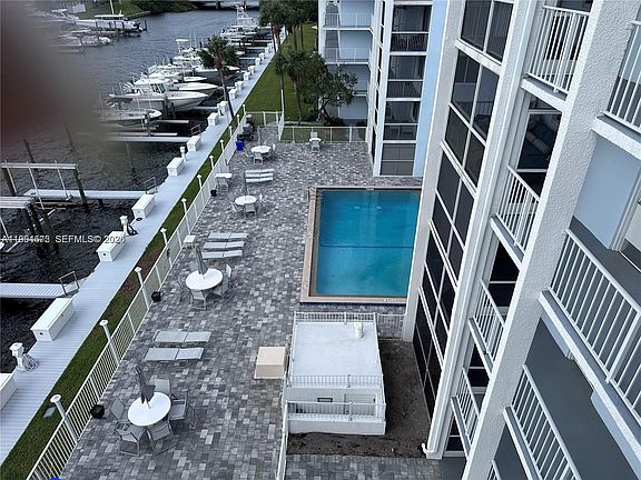 3rd image of 104 S Paradise Blvd #507
