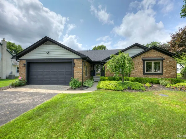 21093 Gill Rd, Farmington Hills, MI 48335