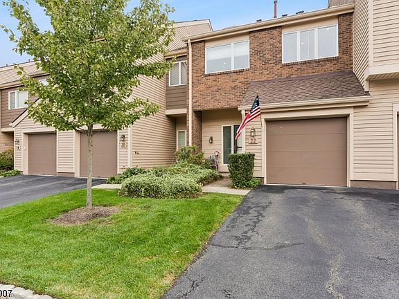 2nd image of 22 Bedford Ct