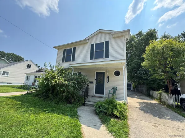 309 Massoit St, Clawson, MI 48017