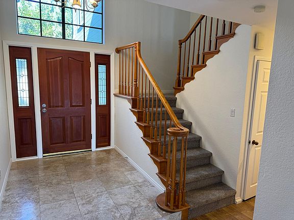 5th image of 6041 Loynes Dr