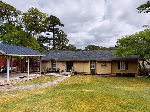 188 Sleepy Creek Dr, Dudley, NC 28333