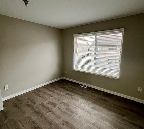 5th image of 23291 Cornerstone Village Dr