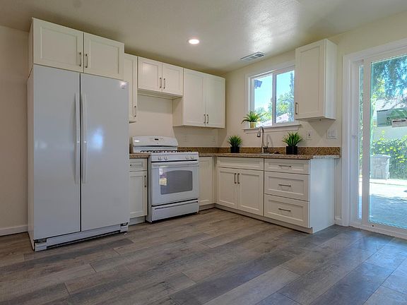 5th image of 1785 W Hazelton Ave