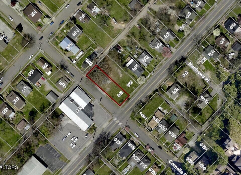 1st image of 301 E Woodland Ave