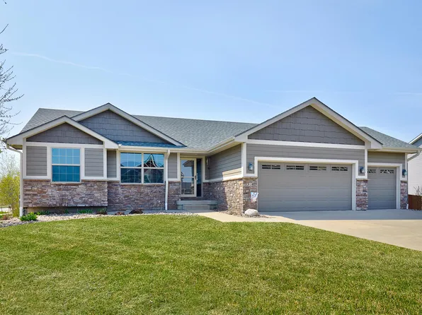 318 Centennial Dr, Huxley, IA 50124