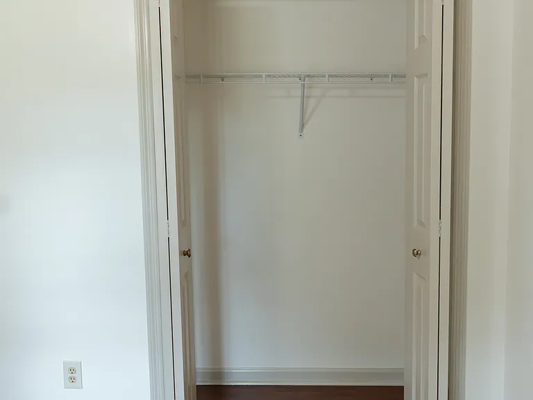 140 Thomas Dr — Photo 24