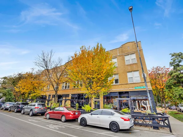 2232 W Roscoe St #3, Chicago, IL 60618