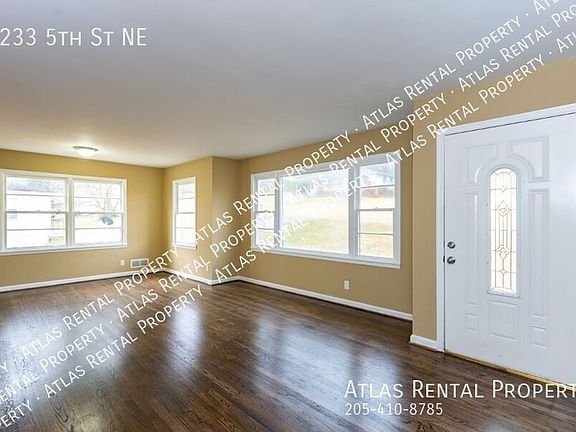 5th image of 2233 5th St NE