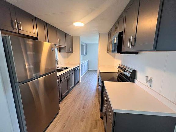 3rd image of 4132 Royal Manor Blvd #11