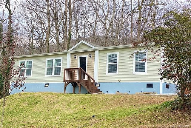 1st image of 111 E Poplar Dr