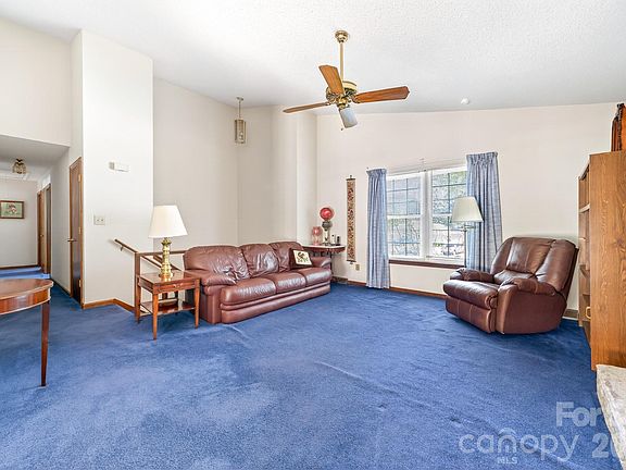 5th image of 10730 Coachman Cir