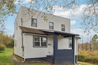 Poplar St-S2310-003.jpg