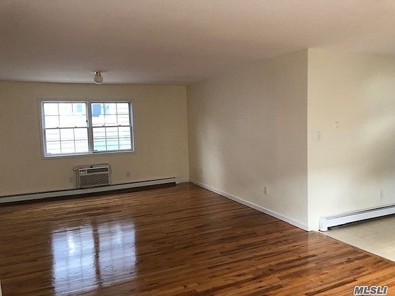 4th image of 554 E Penn St