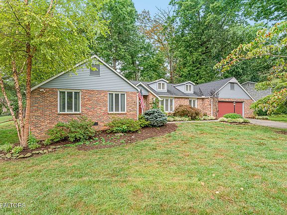 2nd image of 7921 Castlecomb Rd