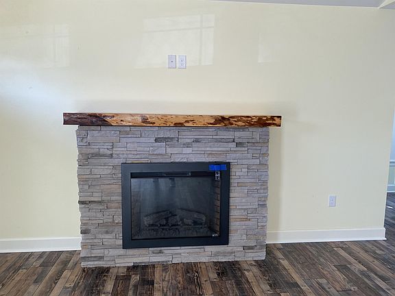 4th image of 423 Octopus Ave NE