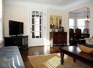 32 Fairwood Blvd, Pleasant Ridge, MI 48069