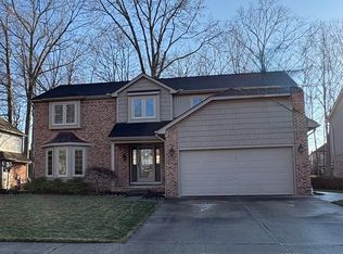 43470 Brooks Dr, Clinton Township, MI 48038