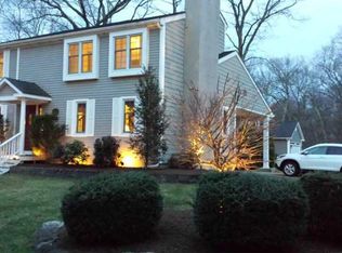 37 Columbus Ave, Barrington, RI 02806