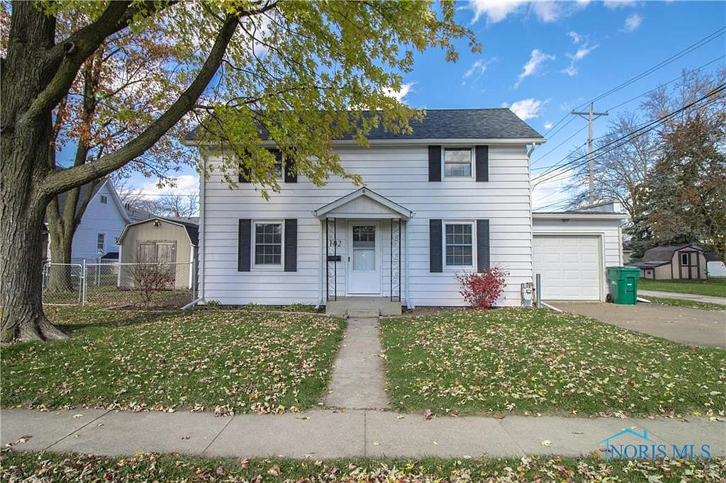 102 E 3rd St photo 1