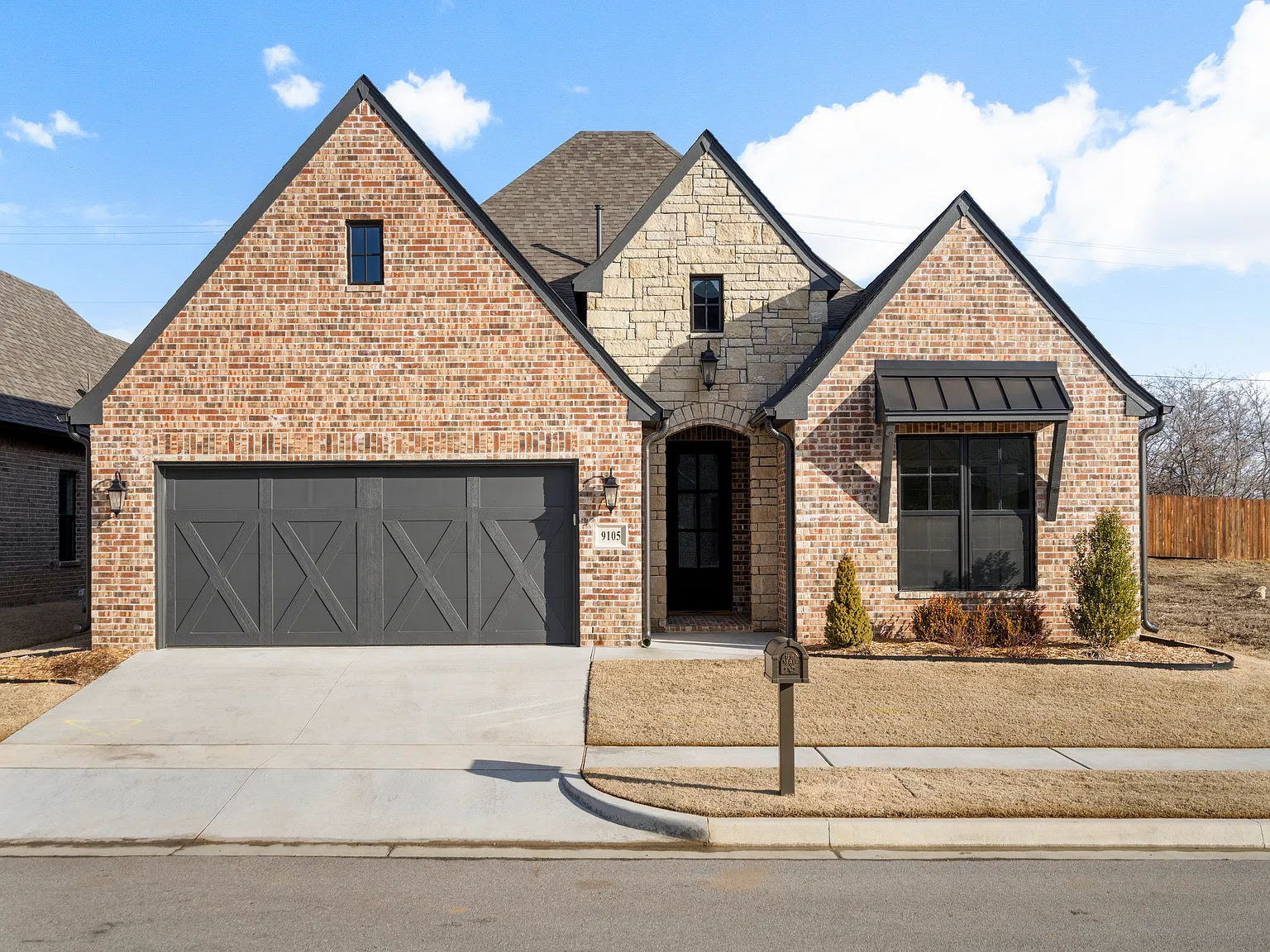3 bed, 2.5 bath, 2010 sqft, $2,750 — Photo 1