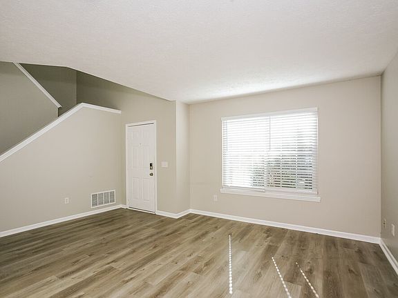 5th image of 3146 Crestwell Dr