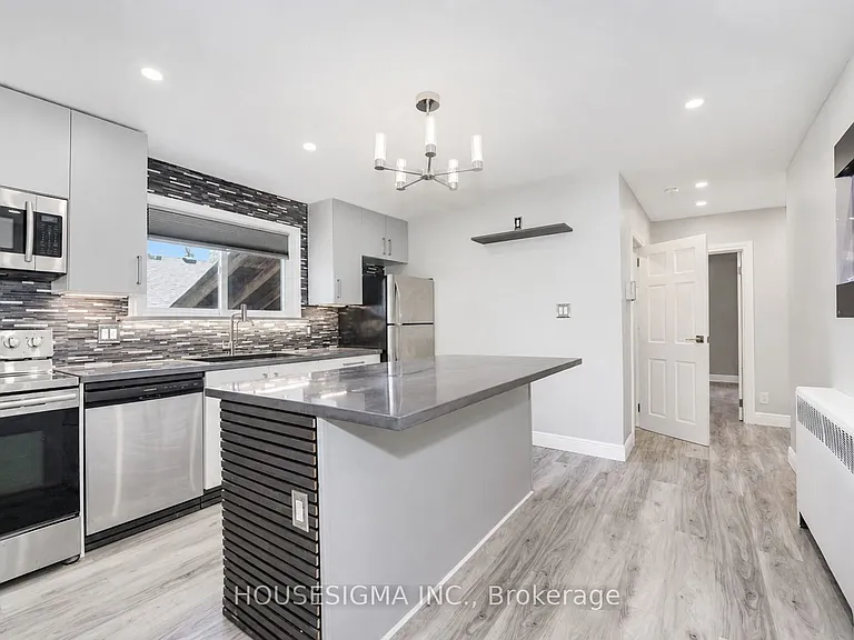 122 Chadburn St — Photo 8