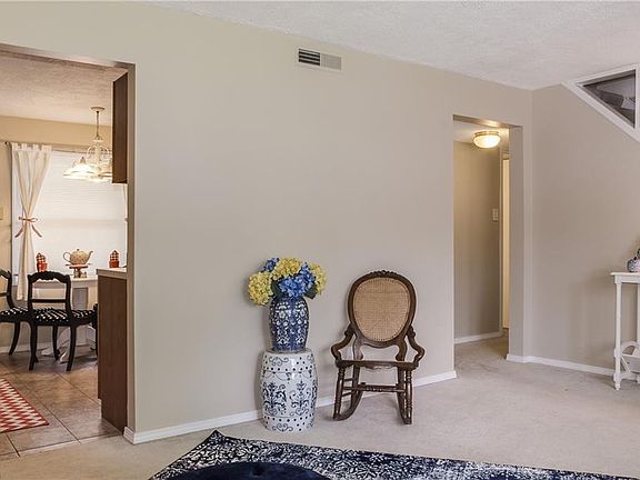 5th image of 2315 Giffels Dr