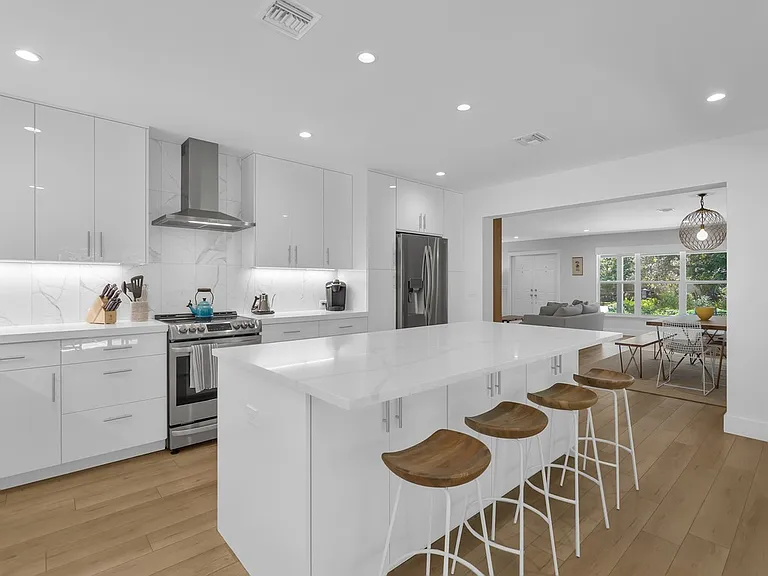 3902 Sabal Palm Dr — Photo 12