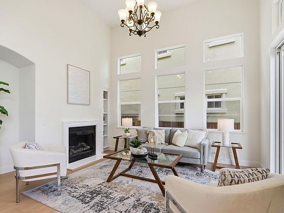 3rd image of 725 Portofino Pl