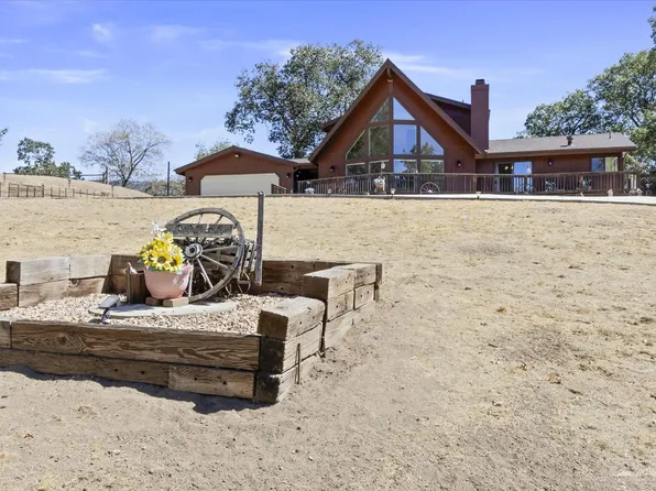 30341 Pinedale Dr, Tehachapi, CA 93561