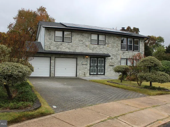 15 Cambridge Ct, Eastampton, NJ 08060