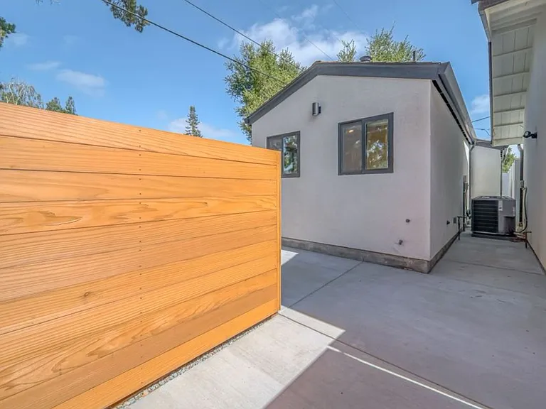 20255 Glasgow Dr — Photo 1
