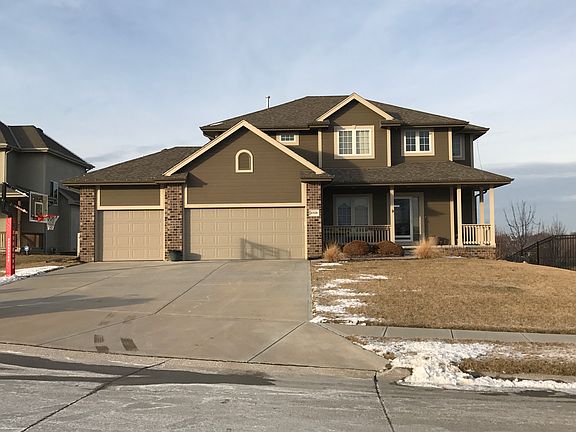 2nd image of 21328 Blackstone Cir