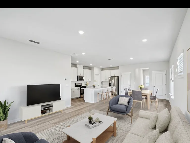 2750 Hawthorne Way — Photo 5