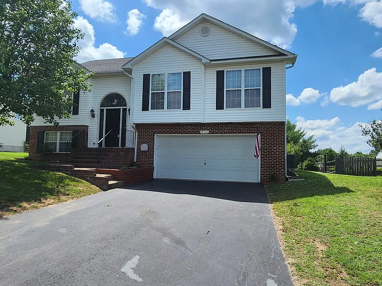 9810 Cannonball Ct — Photo 1