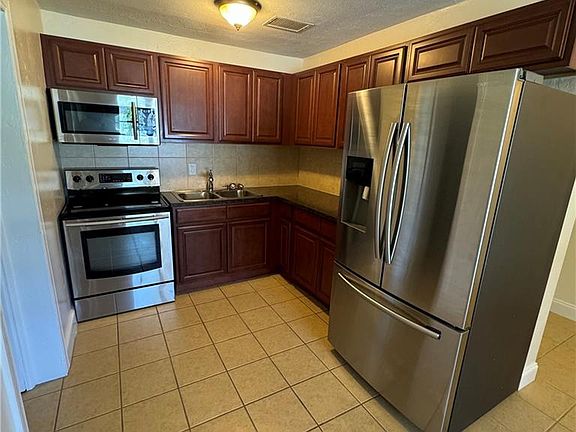 4th image of 4083 Springs Ln