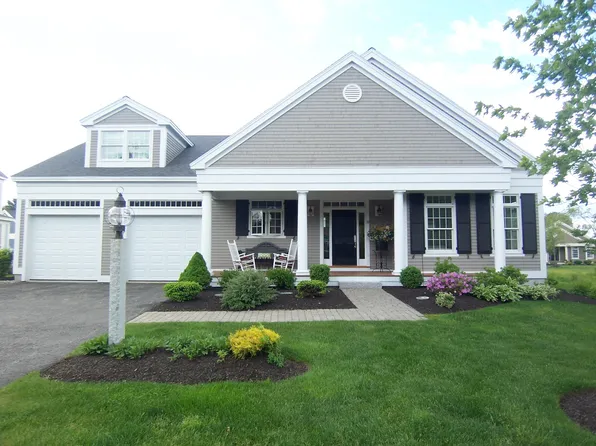 22 Farm Gate Road, Falmouth, ME 04105