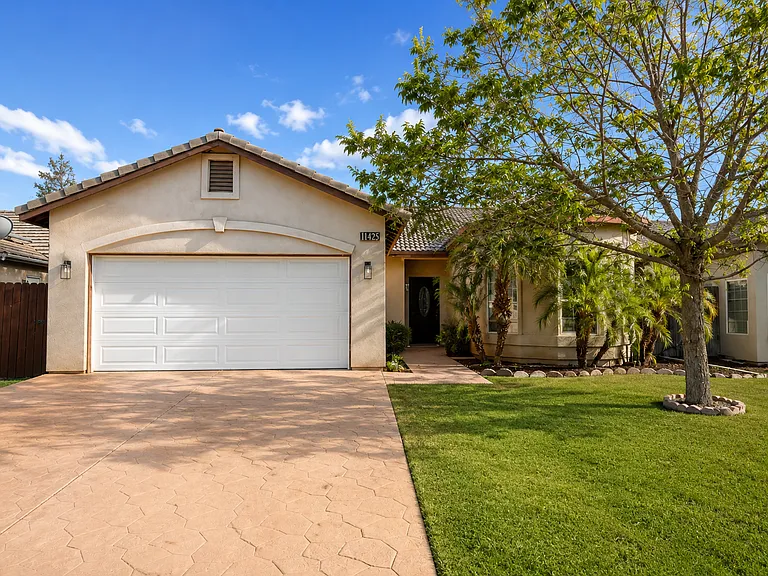 11425 Blue Grass Dr — Photo 2