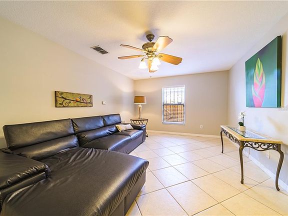 4th image of 4435 College Dr
