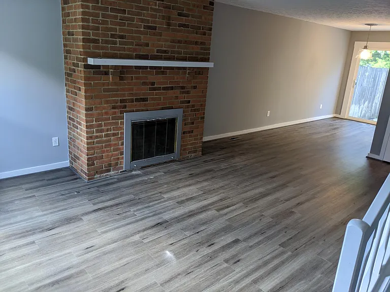 440 Edinburgh Rd — Photo 2