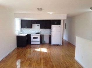 1026 E 216th St, Bronx, NY 10469