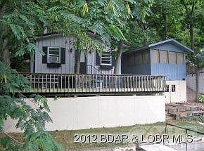 Cute cabin sleeps a bunch!