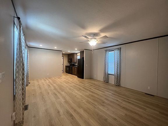 4th image of 26 Belmar St