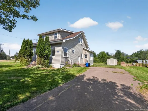 602 Dover Rd, Dieppe, NB E1A 7M1