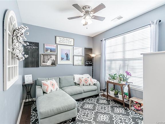 4th image of 107 Leyton Loop Unit C