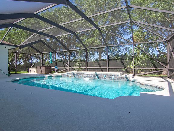 3rd image of 5679 Riverboat Circle SW