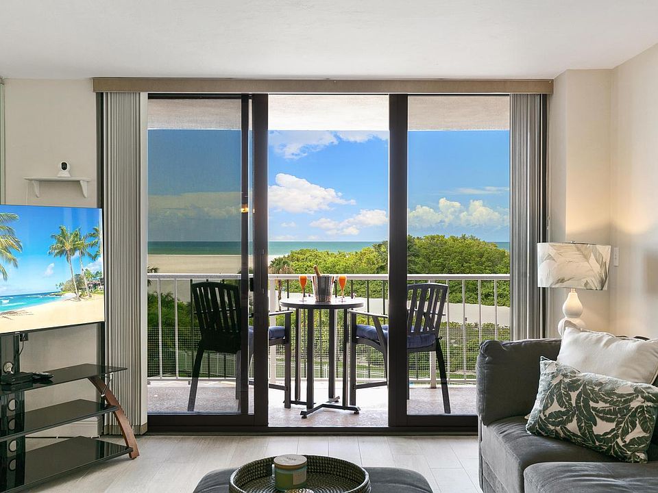 1st image of 380 Seaview Ct APT 405