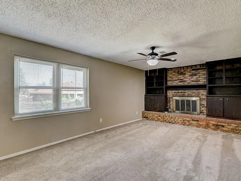 316 S Morgan Dr — Photo 3